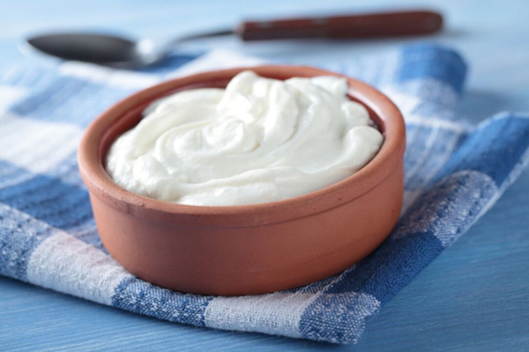 Greek yogurt for the diet with 6 petals